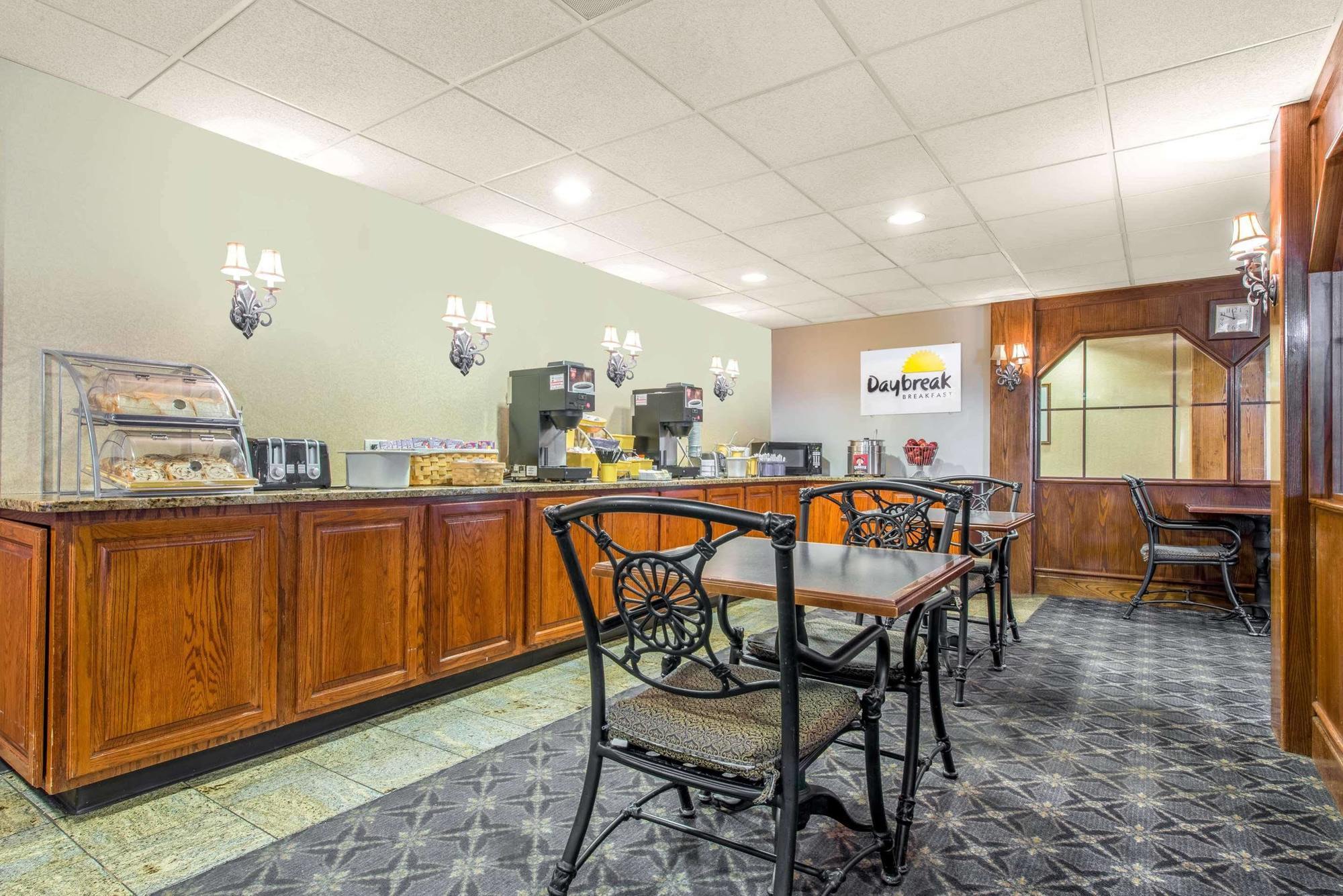 Days Inn By Wyndham Horsham Philadelphia Exterior foto